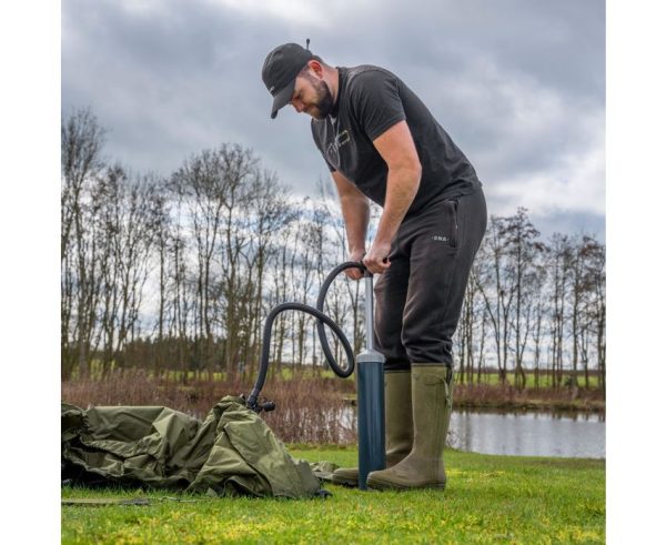 Avid Carp Inflatahouse Compact